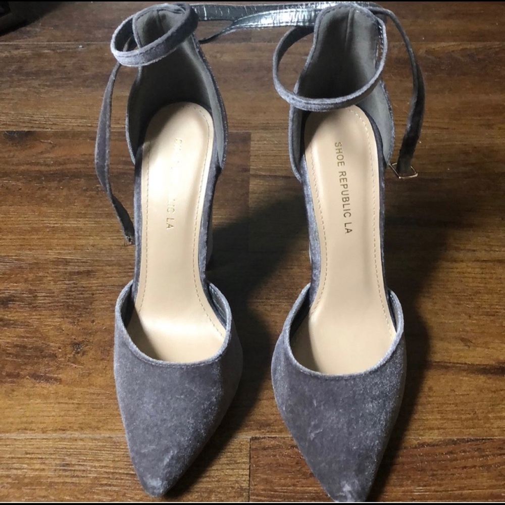 Sold - Gray velvet heels